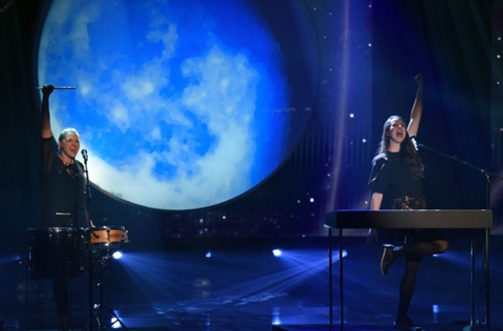 Die Schwestern Josepha und Cosima Carl sind Joco und präsentierten ihr Lied „Full Moon“.