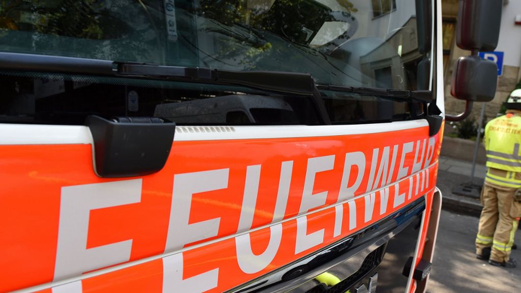 Blaulicht aus Stuttgart: Herdplatte löst Feuerwehreinsatz aus