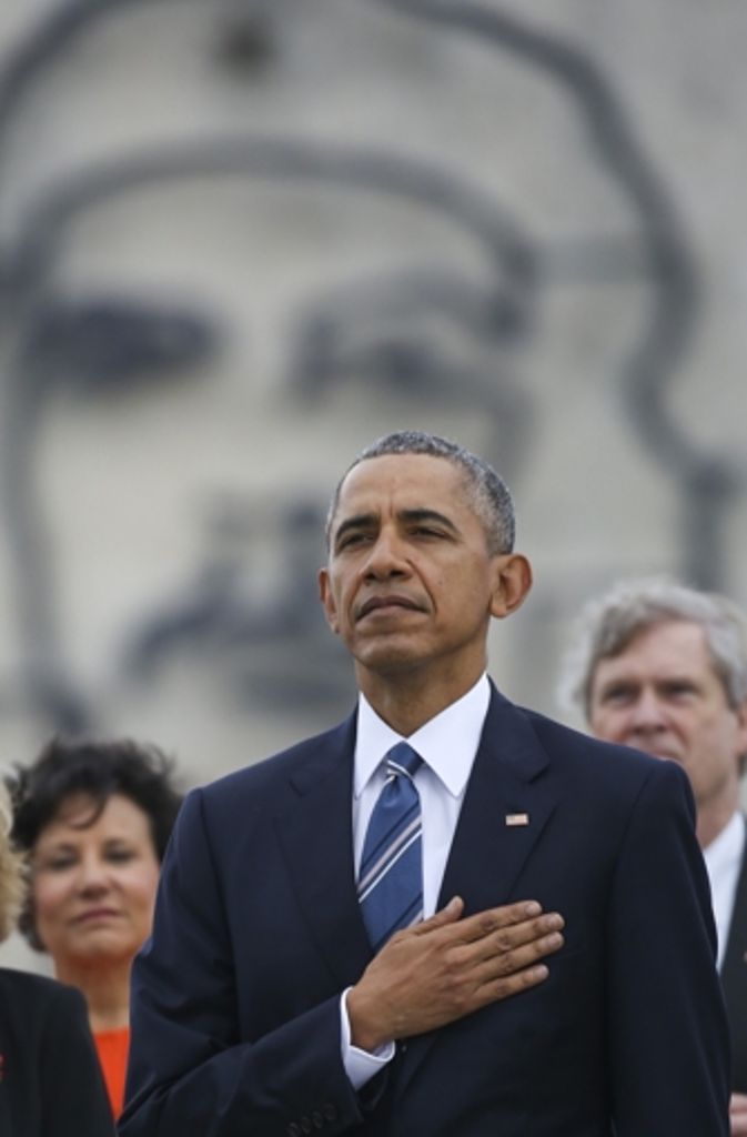 Am Revolutionsplatz in Havanna legt Präsident Obama einen Kranz nieder und nimmt an einer Gedenkveranstaltung teil.