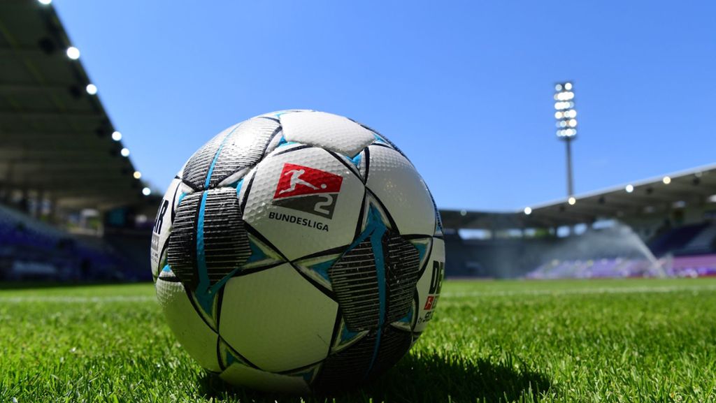 FC Erzgebirge Aue: Mannschaftsbus in Unfall verwickelt
