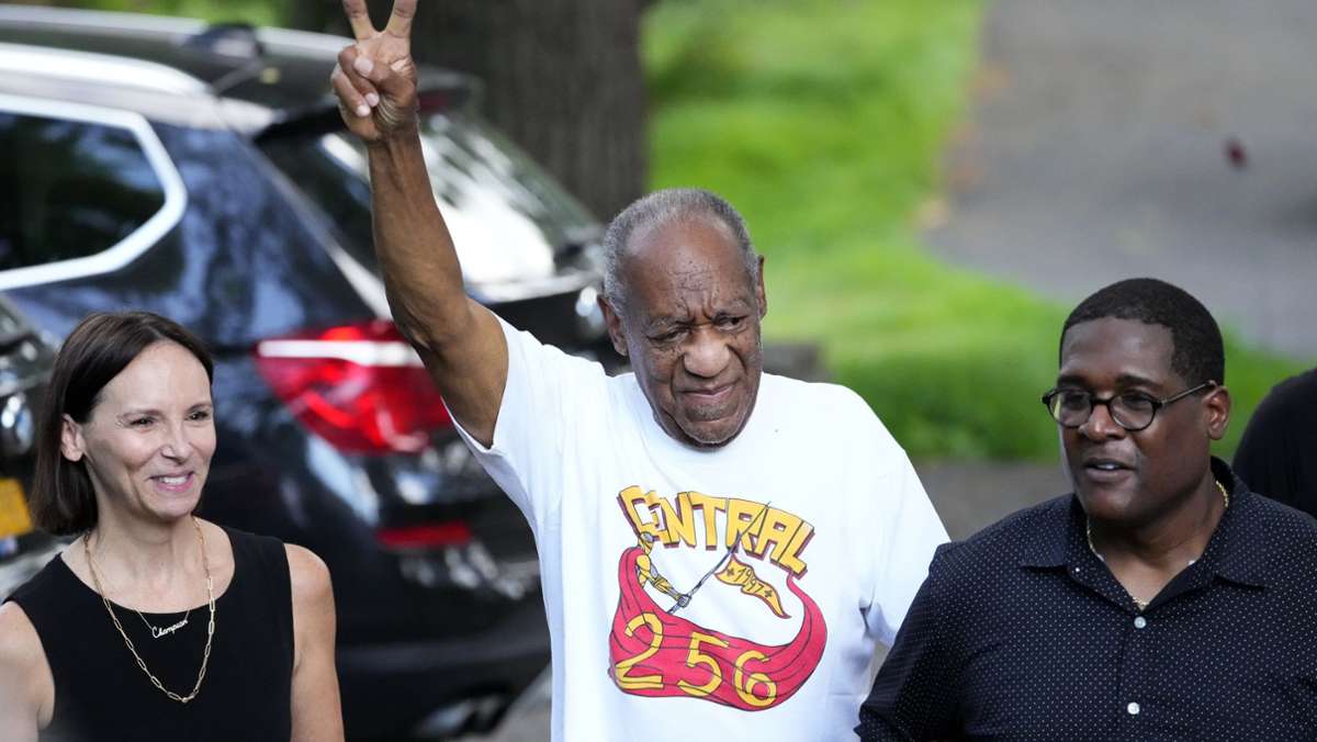 Bill Cosby ist frei: Victory-Zeichen nach „ungewolltem Urlaub“
