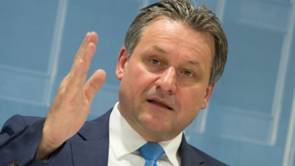 Flüchtlinge in Baden-Württemberg: FDP-Fraktionschef Rülke fordert von Grün-Rot mehr Abschiebungen