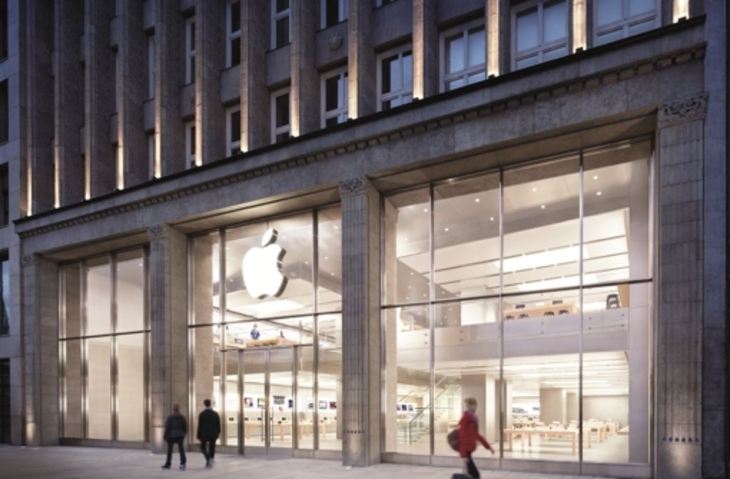 Seit September 2011 kann man die stylischen Produkte auch in Hamburg einkaufen. Am Jungfernstieg steht der größte Apple-Store Deutschlands.