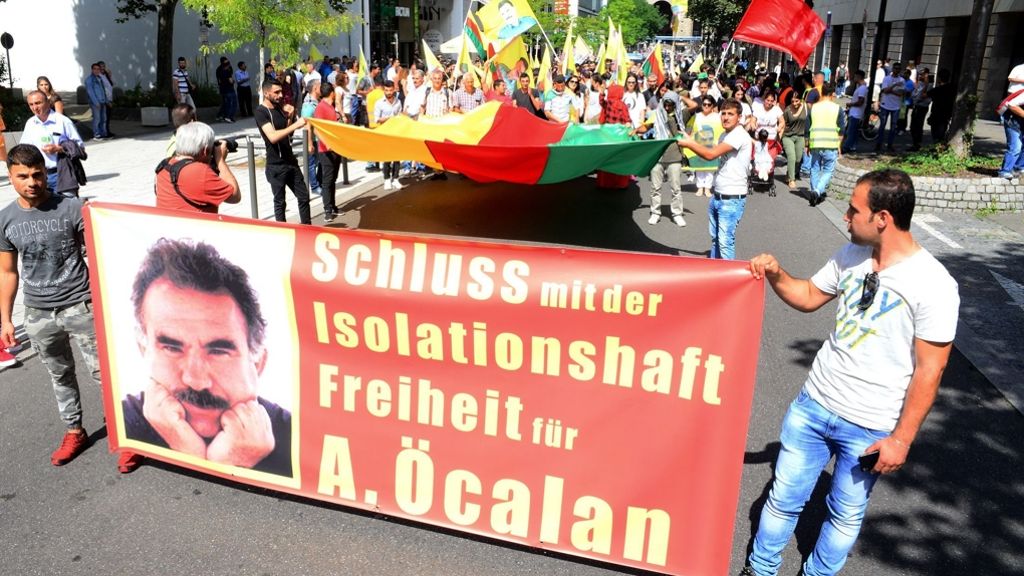 Kurden-Demo in Stuttgart: Friedliche Kundgebung sorgt dennoch für Ärger
