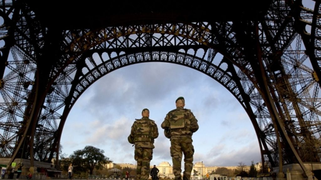 Kommentar zu den Anschlägen in Paris: Leben mit dem Terror