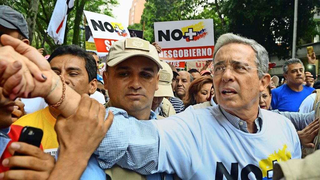Guerillas in Kolumbien: Kolumbiens Opposition kritisiert neues Abkommen