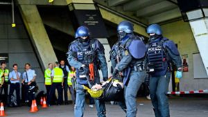 Blick auf die Fußball-EM: Korsos und  Terror: Polizei trainiert für  EM
