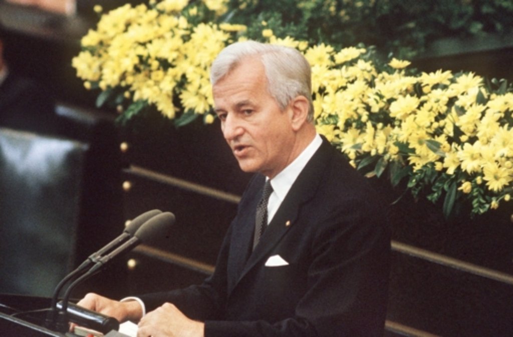Bundespräsident Richard von Weizsäcker bei seiner vielbeachtete Rede im Bonner Bundestag am 8. Mai 1985 während der Feierstunde zum Ende des 2. Weltkrieges.