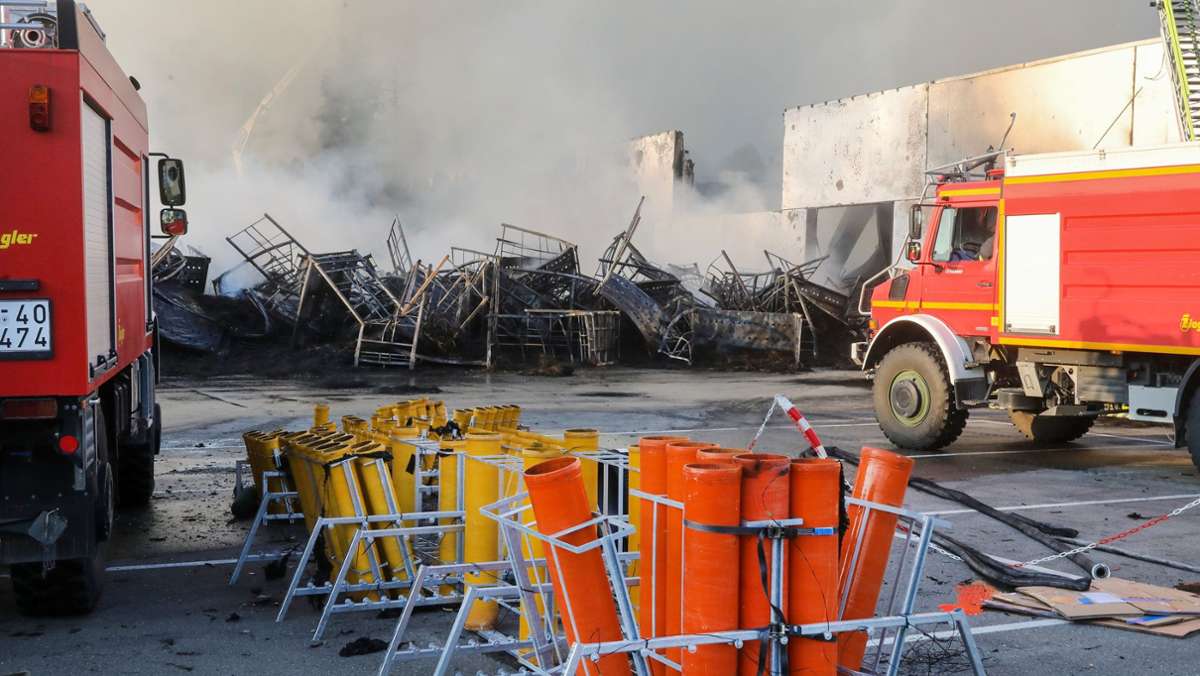 Großbrand in Gammertingen: Feuerwehr bekämpft restliche Glutnester