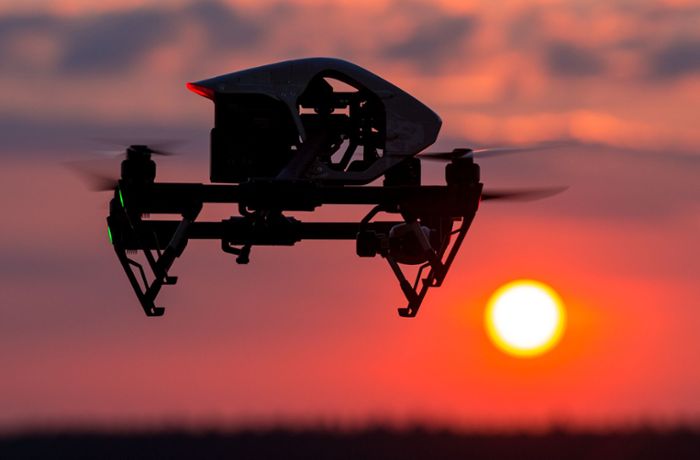 Drohnen am Himmel: Leuchtendes Flugobjekt verunsichert Anwohner