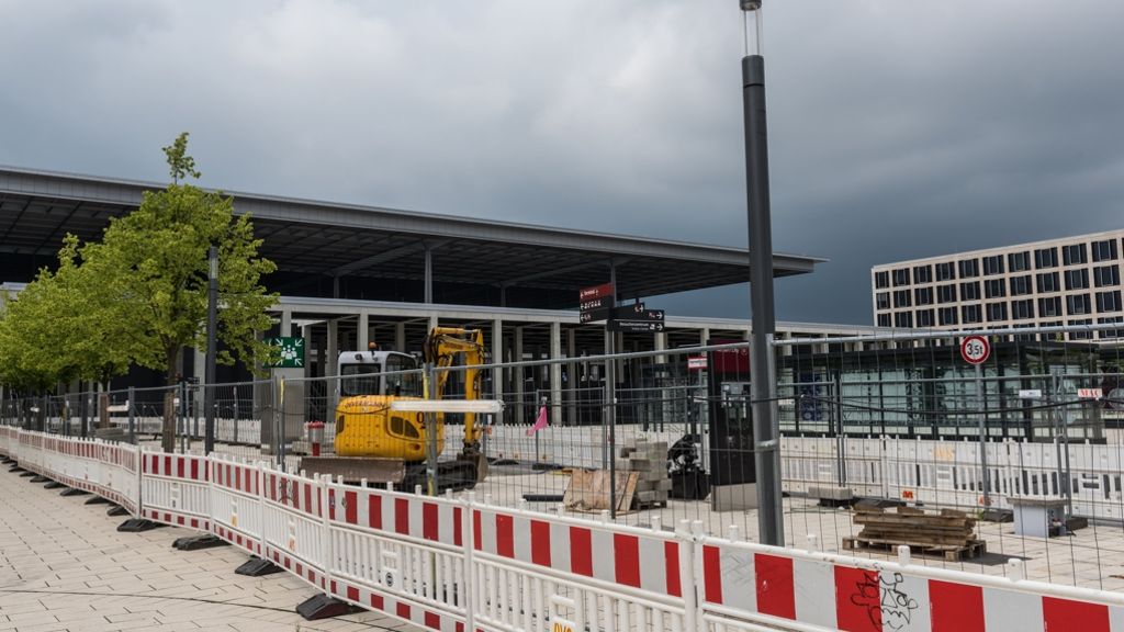 Berliner Flughafen BER: Chef glaubt an Eröffnung bis 2017