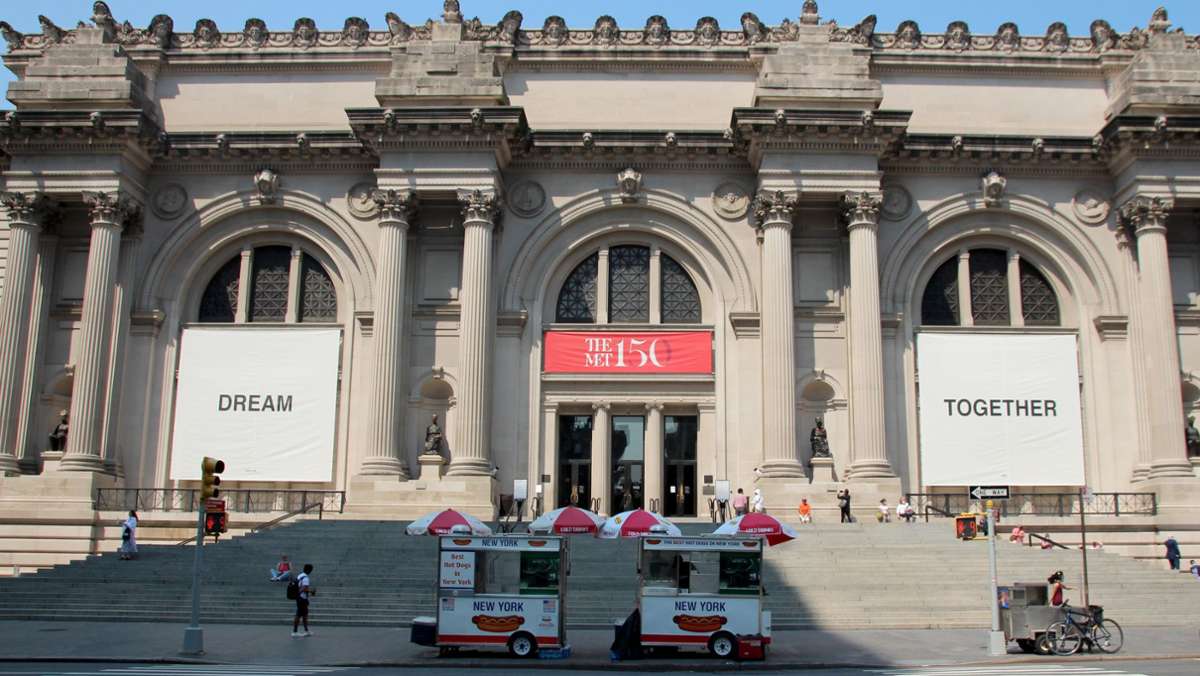 New York erwacht wieder: Yoko Ono eröffnet Metropolitan Museum