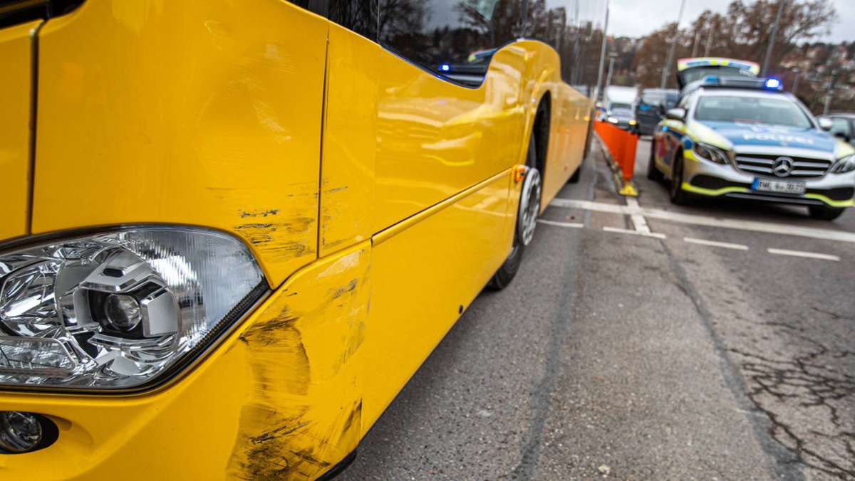 Unfälle in Stuttgart: Böse Folgen für Busfahrgäste