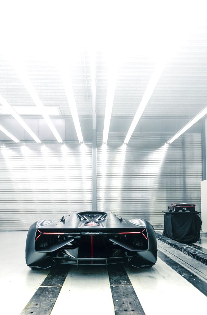 Der „Lamborghini Terzo Millennio“ soll neue Möglichkeiten für einen rein elektrischen Antrieb der Zukunft präsentieren.