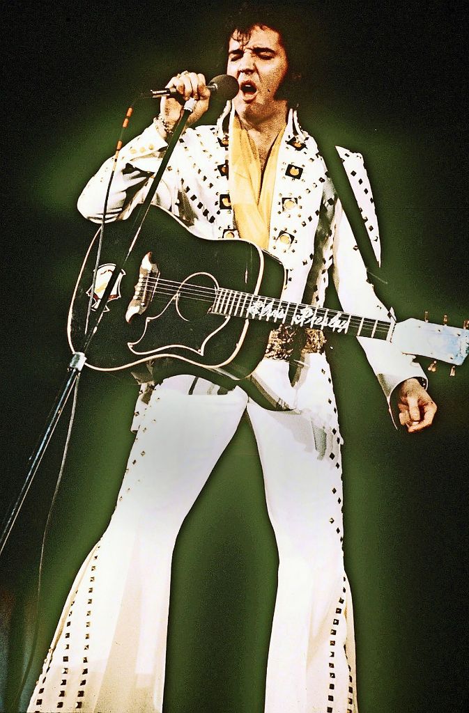 Lebt der „King of Rock and Roll“? Wer kann Aliens, den Yeti oder Nessi toppen? Ganz klar, Elvis Presley. Allerdings muss das FBI den Beweis in Form eines DNA-Tests erbringen, dass „The King“ noch lebt. Mit einer satten 501:1-Quote wollen britische Buchmacher diese Wette schmackhaft machen.