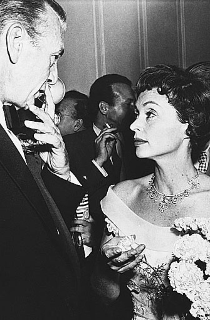 1956: Hoher Besuch aus den USA - Gary Cooper und Lilli Palmer auf der Berlinale.