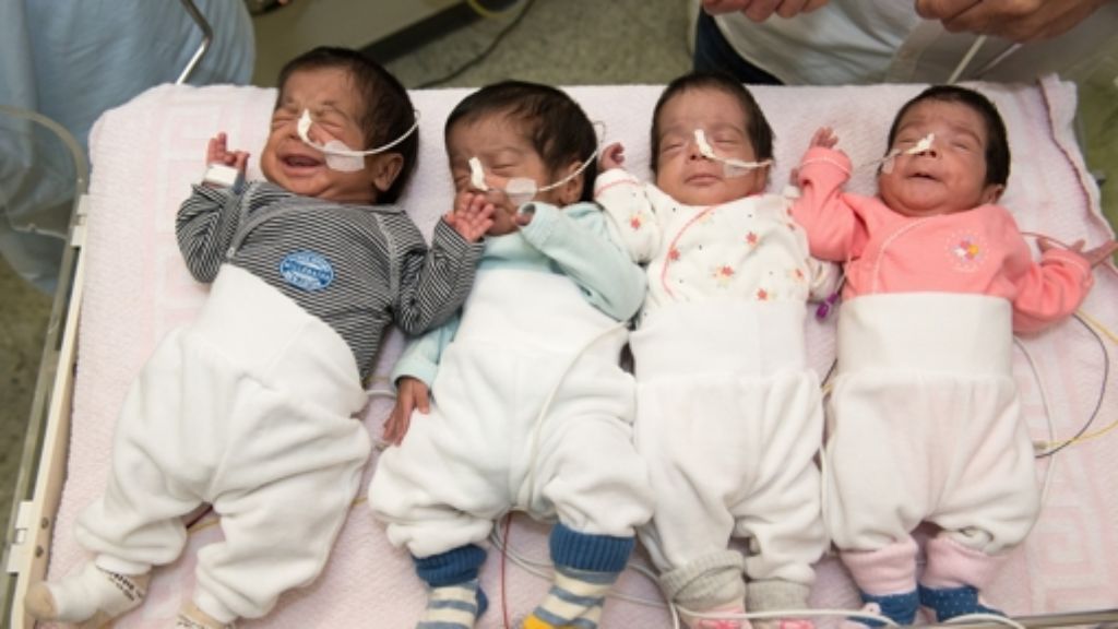 Vierlinge in München: Mutter bringt zwei eineiige Zwillinge zur Welt