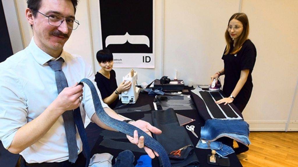 Designmesse „Blickfang“ in Stuttgart: Eine  alte Jeans wird zum schmucken Binder