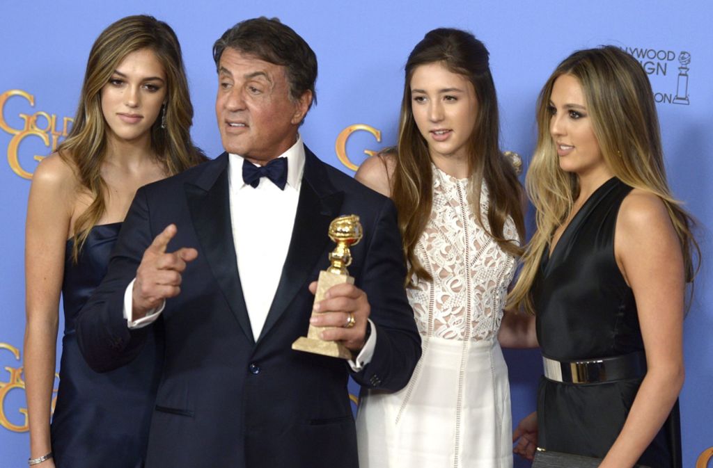 Er hatte in den vergangenen Monaten ausschließlich für positive Schlagzeilen gesorgt. Hier sieht man ihn auf dem Bild mit seinen Töchtern bei der Verleihung der Golden Globes 2016.