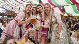 Stuttgarter Frühlingsfest: Ballermann-Fans feiern bei Mallorca-Wetter im Wasenwirt