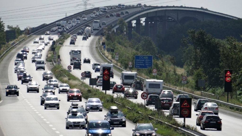 Dobrindt zieht Bilanz: 16 Prozent weniger Verkehrstote als 2011