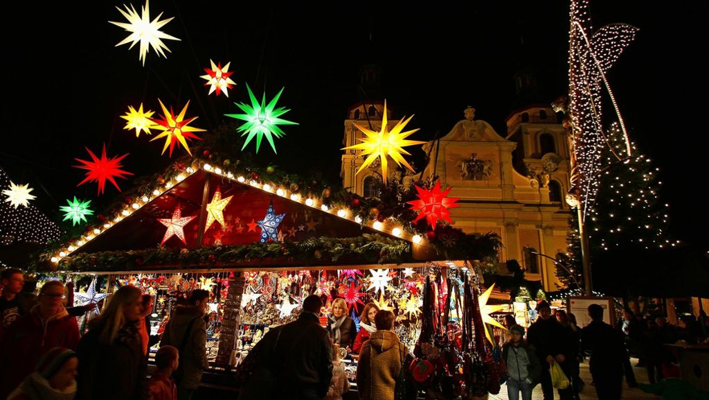 Weihnachtsmarkt in Ludwigsburg eröffnet: Glühwein bei neun Grad