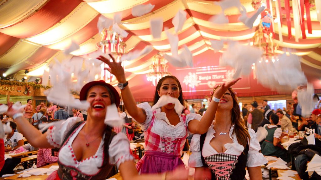 Cavos meets Wasen: Wenn auf dem Volksfest die Servietten fliegen