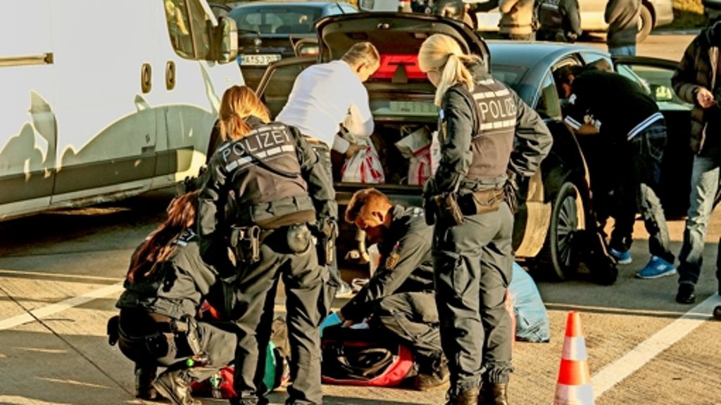 Polizeikontrolle an  der Raststätte Sindelfinger Wald: Großeinsatz gegen Einbrecher