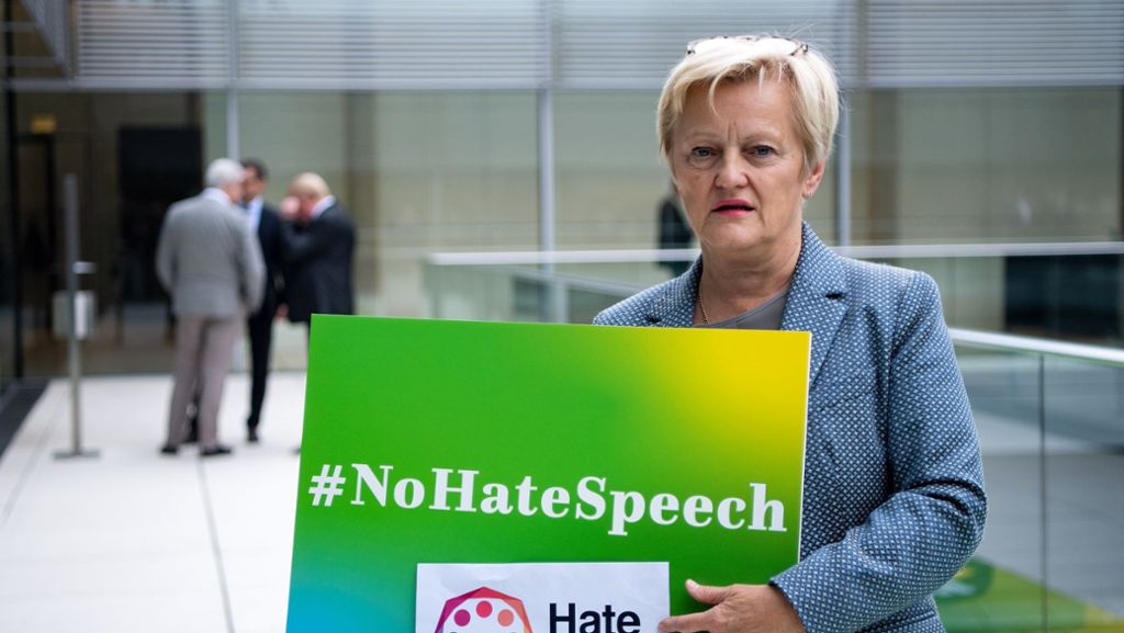Renate Künast: Grünen-Politikerin erzielt nach wüsten Beschimpfungen Teilerfolg