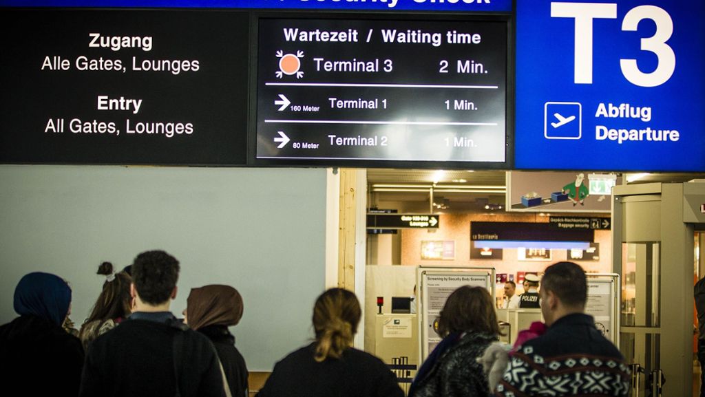 Blaulicht aus der Region Stuttgart: Sturzbetrunken im Flughafen-Terminal