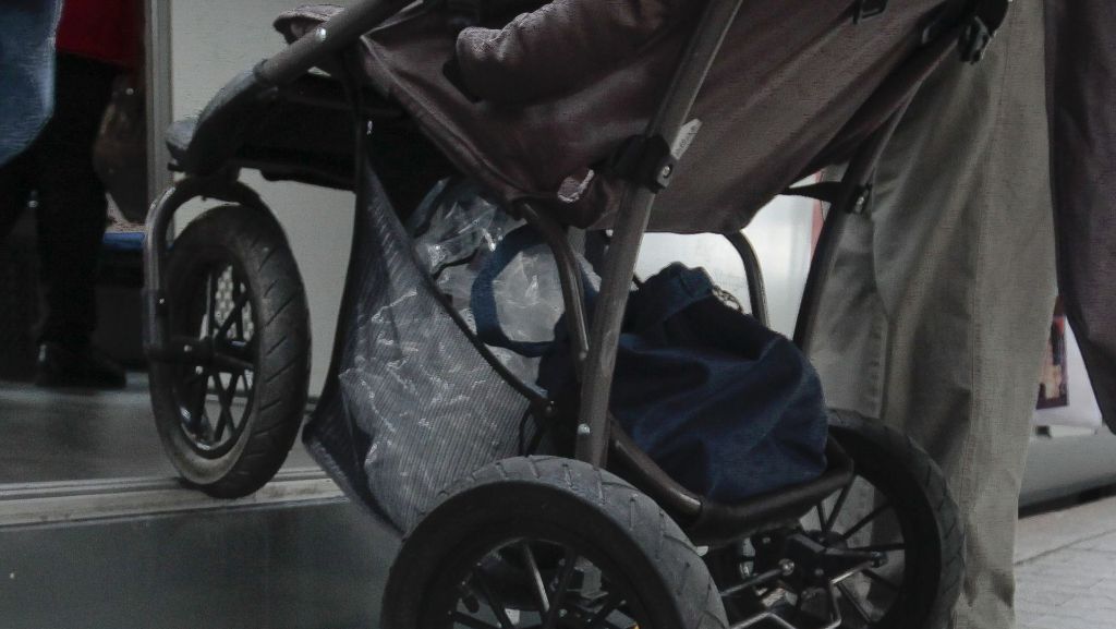 Unfallflucht in Gerlingen: Frau mit Kinderwagen angefahren