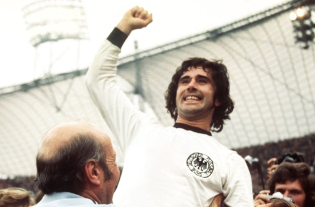 Groß war dann die Überraschung, als Gerd Müller im Alter von nur 28 Jahren kurz nach dem Sieg der Weltmeisterschaft 1974 seinen Rücktritt aus der Nationalmannschaft verkündete.