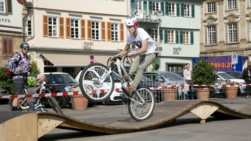 Esslingen: Fahrrad-Action auf dem Marktplatz