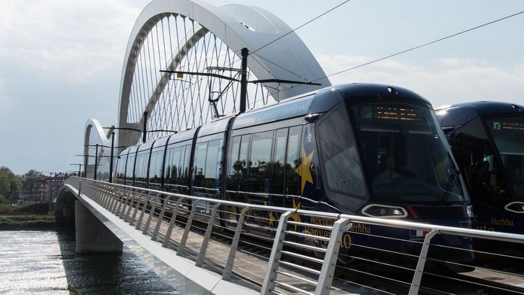 Grenzübergreifende Tram-Linie: Straßenbahn fährt von Straßburg nach Kehl am Rhein
