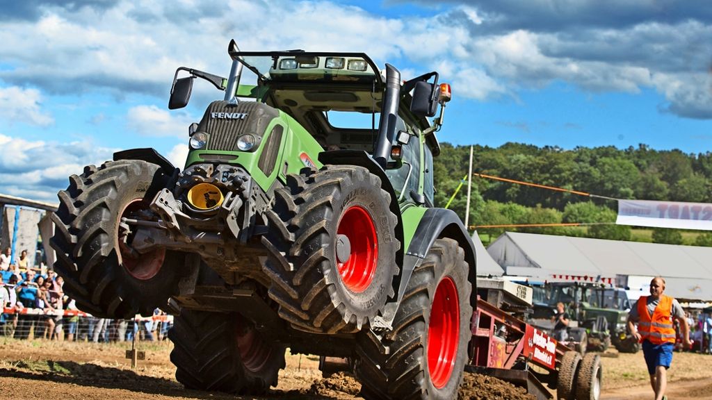 Trecker Treck bei Bittenfeld: Vollgas mit dem Traktor