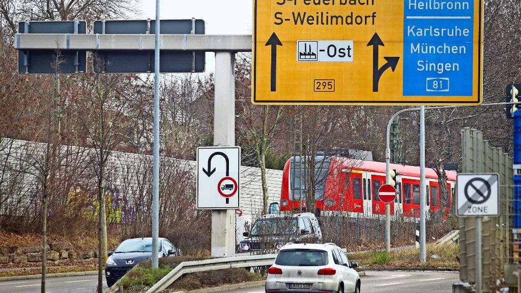 Überlastete Straßen in Ditzingen: Städtischer Verkehr in   ehemaligem Dorf