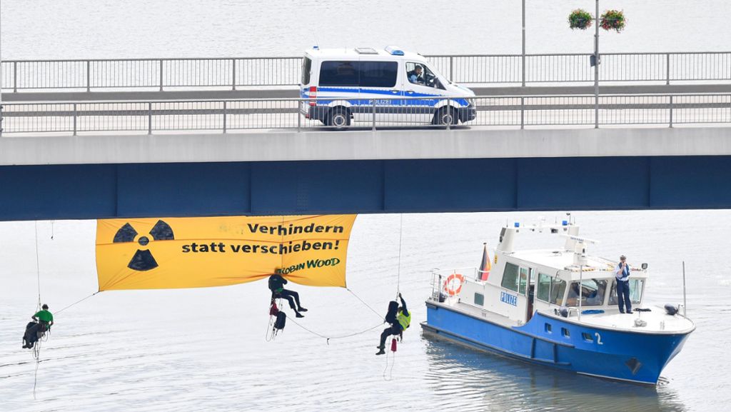 Neckar: Atomkraft-Gegner unterbrechen Castor-Transport
