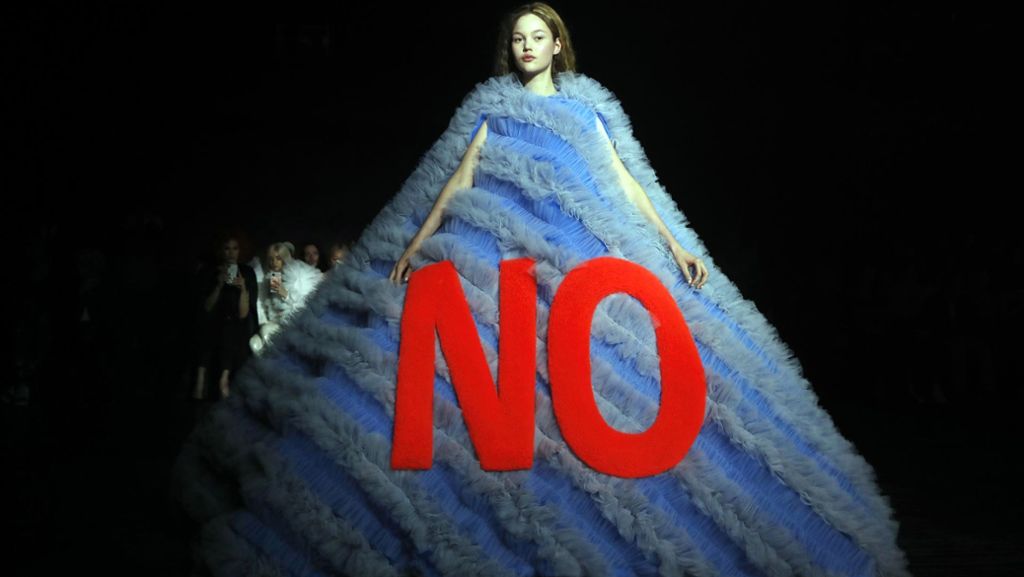 Pariser Fashion Week: Modelabels setzen auf Tarnung, Theater und klare Botschaften