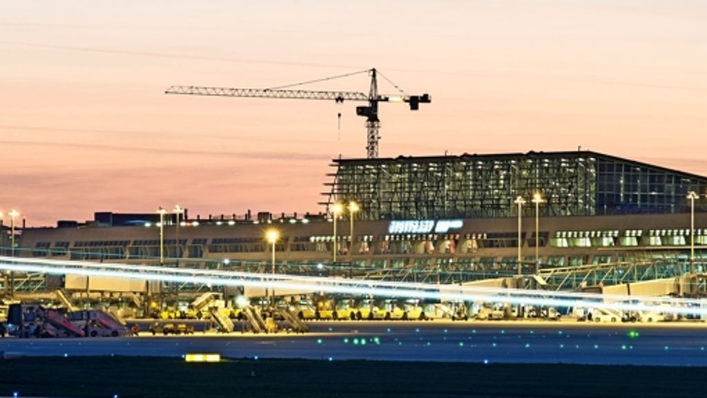 Flugverkehr  in Stuttgart: Flughafen steuert Passagierrekord an