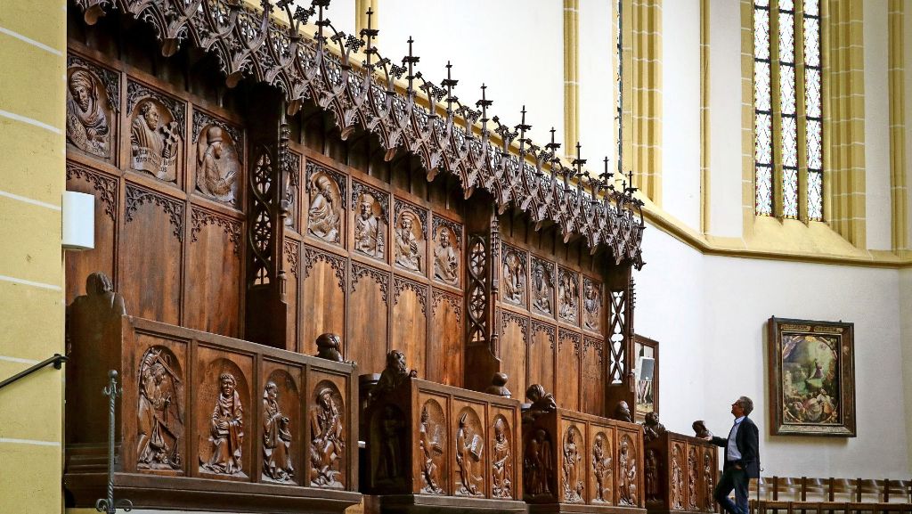 Stiftskirche Herrenberg: In Holz geschnittene Geschichte