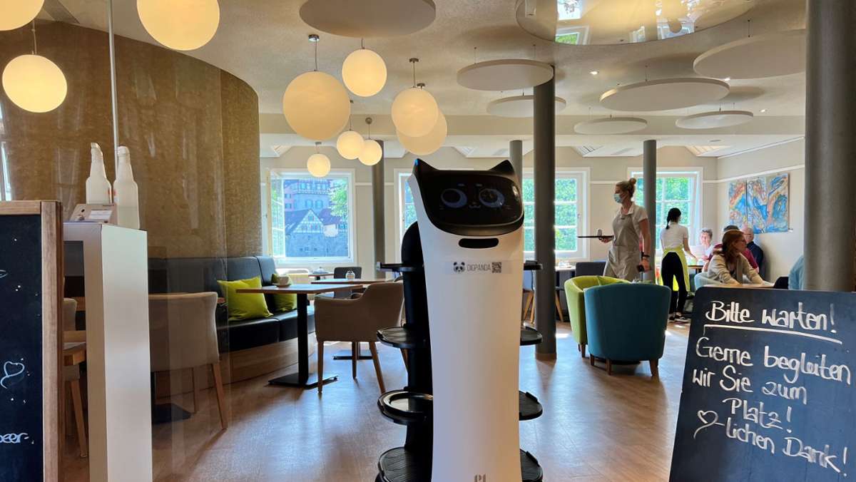 Automatisierung im Kaffeehaus: Wenn der Roboter die Bedienung unterstützt