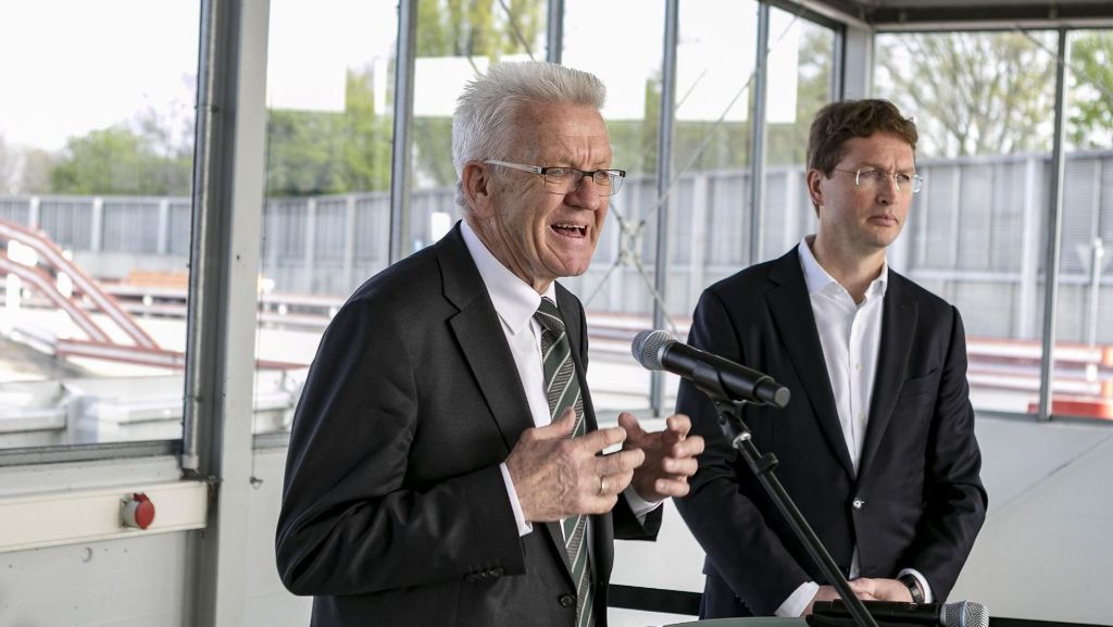 Kretschmann besucht Daimler-Werk: „Es gibt den sauberen Diesel“
