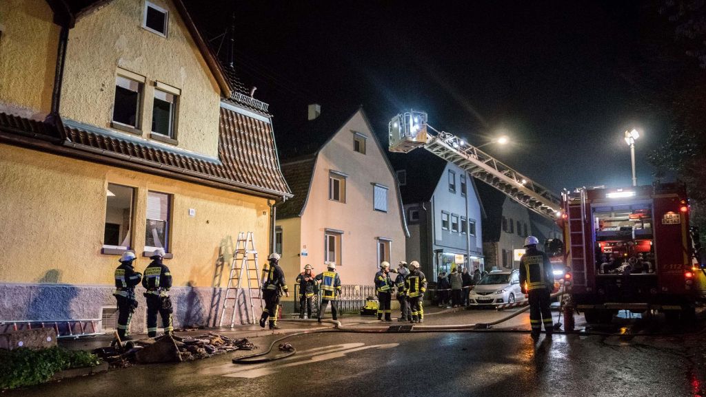 Großeinsatz der Feuerwehr in Ludwigsburg: Schwelbrand beschäftigt Feuerwehr stundenlang
