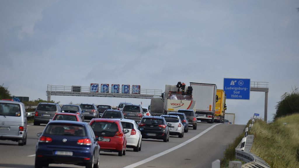 Autobahn A 81 bei Ludwigsburg: Zwei Unfälle, drei Verletzte