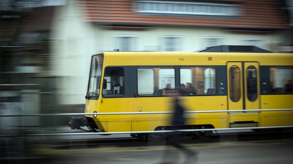 Stuttgart-Nord: Drei Verletzte bei Notbremsung einer Stadtbahn