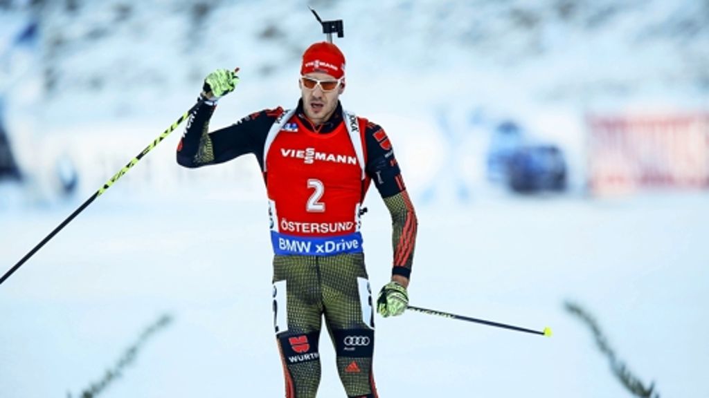 Biathlon-Weltcup in den USA: Arnd Peiffer knallt im Wettbewerb gegen Baum