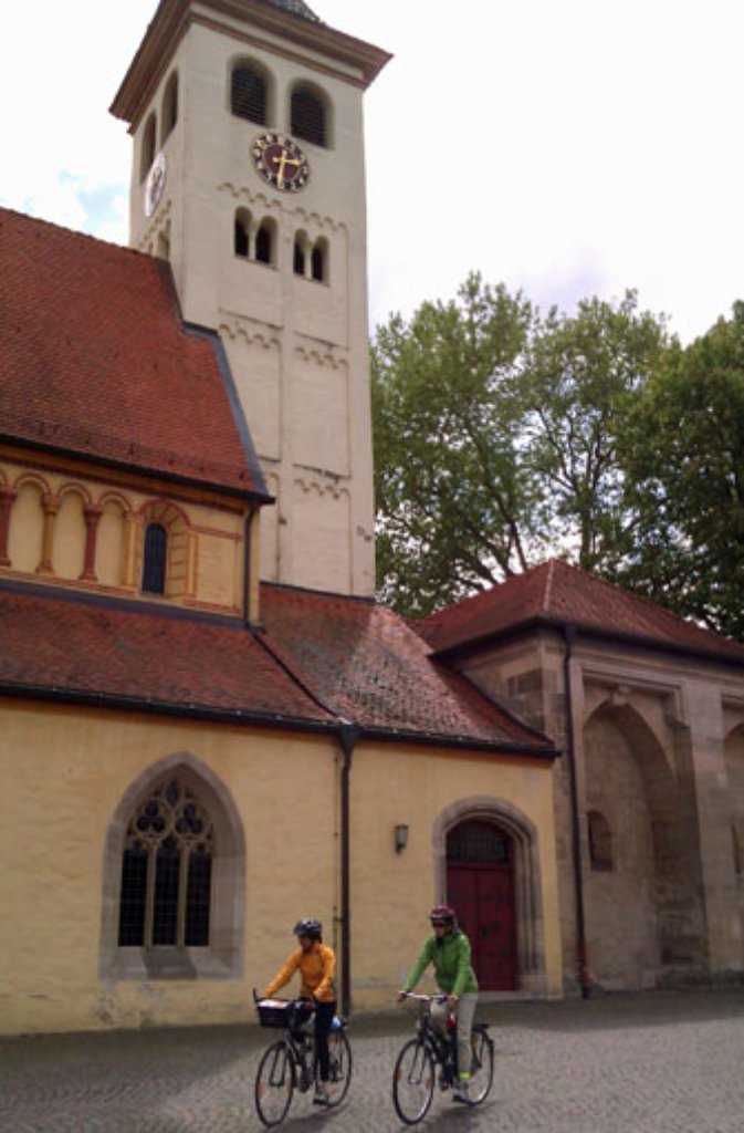 Tipp 6: Friedrich Hölderlin ging hier zur Schule - einen Besuch wert ist das Kloster Denkendorf aber vor allem wegen der sehenswerten romanischen Klosterkirche, die um 1200 erbaut wurde. Hier machten jahrhundertelang Pilger auf dem Jakobsweg Station. Mehr Infos gibt es hier