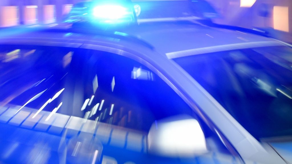 Blaulicht aus der Region Stuttgart: Exhibitionist entblößt sich vor Achtjähriger