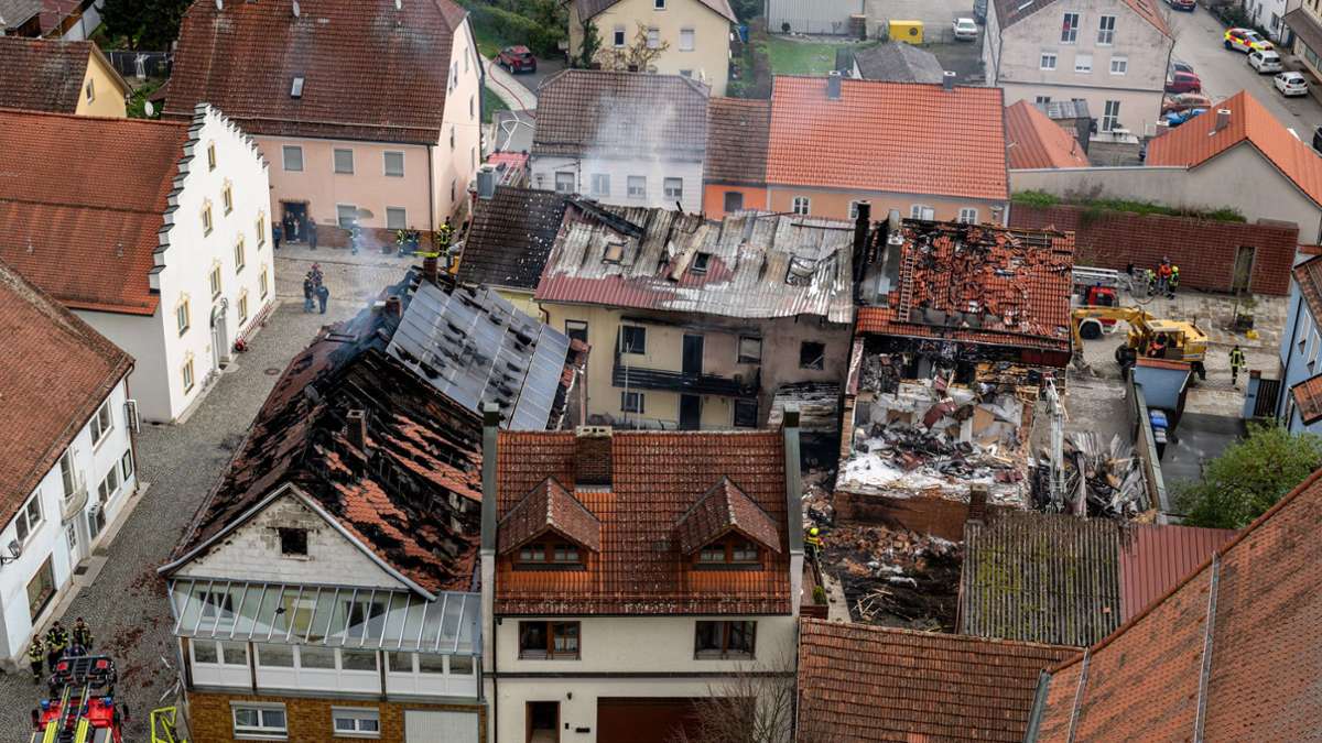 Im Kreis Passau: Großbrand hält Feuerwehr in Atem - Millionenschaden erwartet