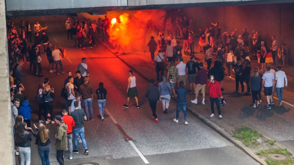 Sternkreuzung Ludwigsburg: Deutschland-Fans blockieren B27-Tunnel nach Viertelfinal-Einzug
